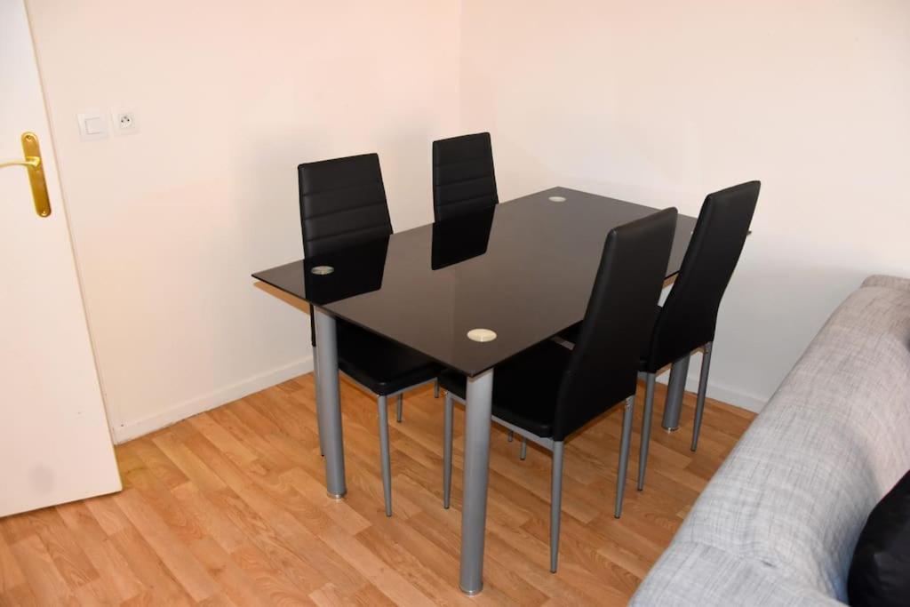 Superb Flat In Recent Building With Parking Lot Cergy